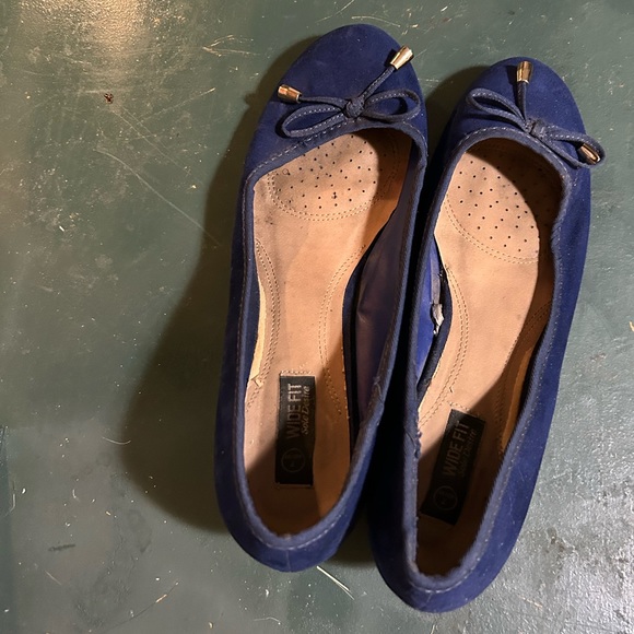 Suede Blue Heeled Pumps - Picture 8 of 8